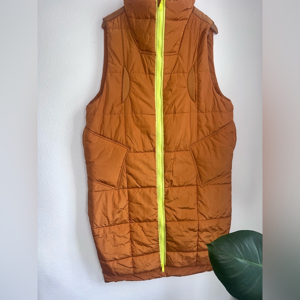 FP Movement On the Move Insulated Vest  Women's XS check measurements - Picture 3 of 6
